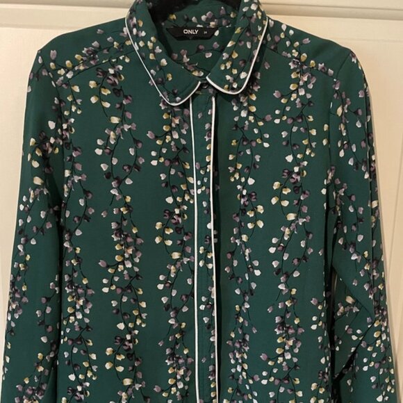 Women | Floral Blouse | Button Down - Picture 1 of 6